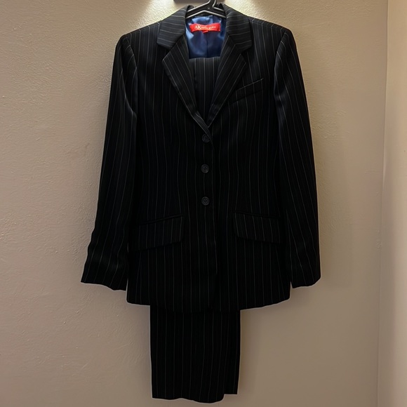 Anne Klein 2 piece pinstripe black suit 2P with 4P pants - Picture 3 of 16